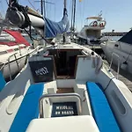 Cosy Boat אוייראס