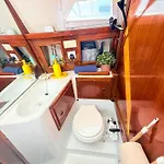 Cosy Boat Botel Oeiras