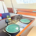 Cosy Boat Botel *