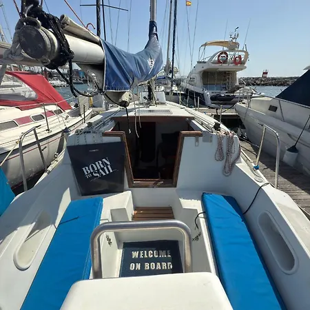 Cosy Boat Oeiras