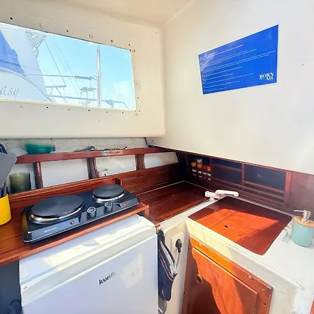 Cosy Boat Hotel na wodzie
