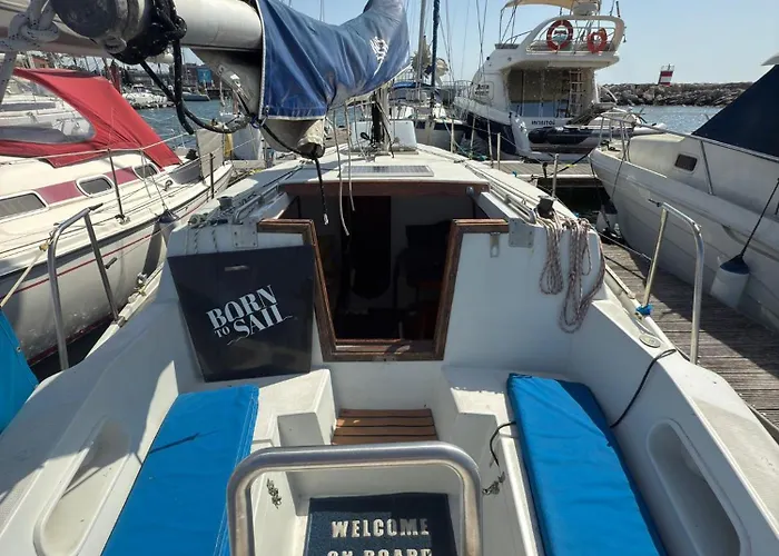 Cosy Boat Oeiras
