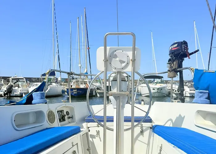 Cosy Boat Hotel na wodzie *